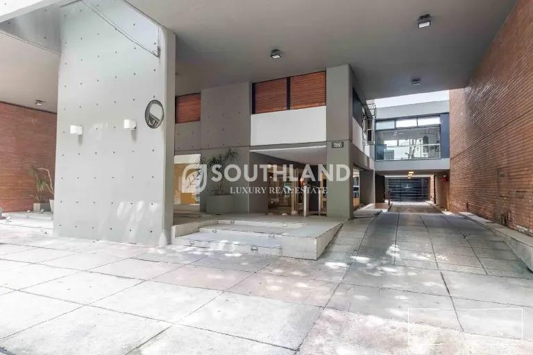 Sinclair y Av. Libertador Semipiso 3 dorm coch 143m2