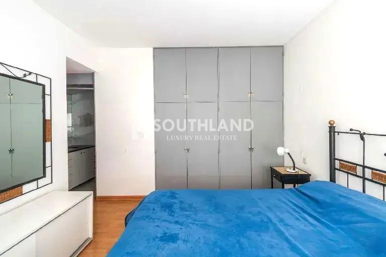 Sinclair y Av. Libertador Semipiso 3 dorm coch 143m2