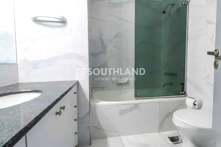 Sinclair y Av. Libertador Semipiso 3 dorm coch 143m2