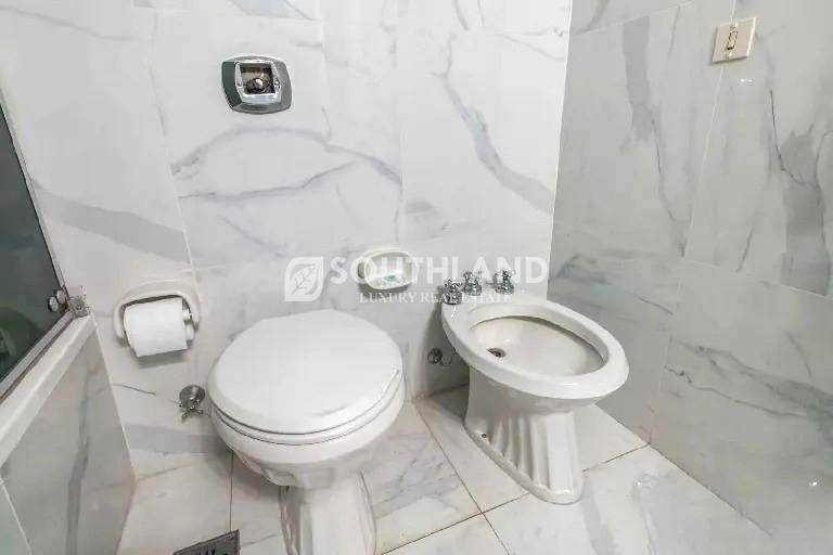 Sinclair y Av. Libertador Semipiso 3 dorm coch 143m2