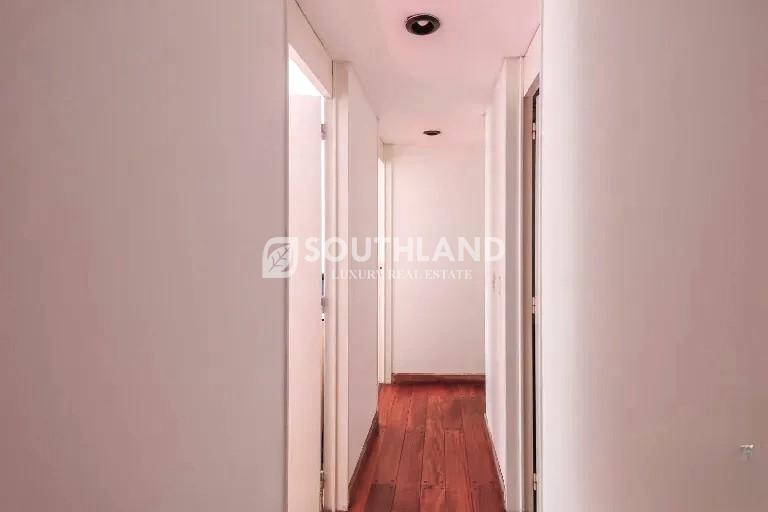 Sinclair y Av. Libertador Semipiso 3 dorm coch 143m2