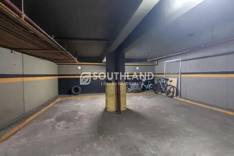 Sinclair y Av. Libertador Semipiso 3 dorm coch 143m2