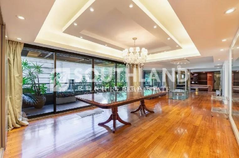 MONTEVIDEO esq. POSADAS Piso 295m2 4 dormitorios 2 cocheras