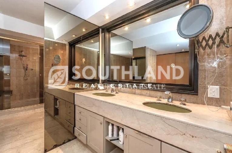 MONTEVIDEO esq. POSADAS Piso 295m2 4 dormitorios 2 cocheras