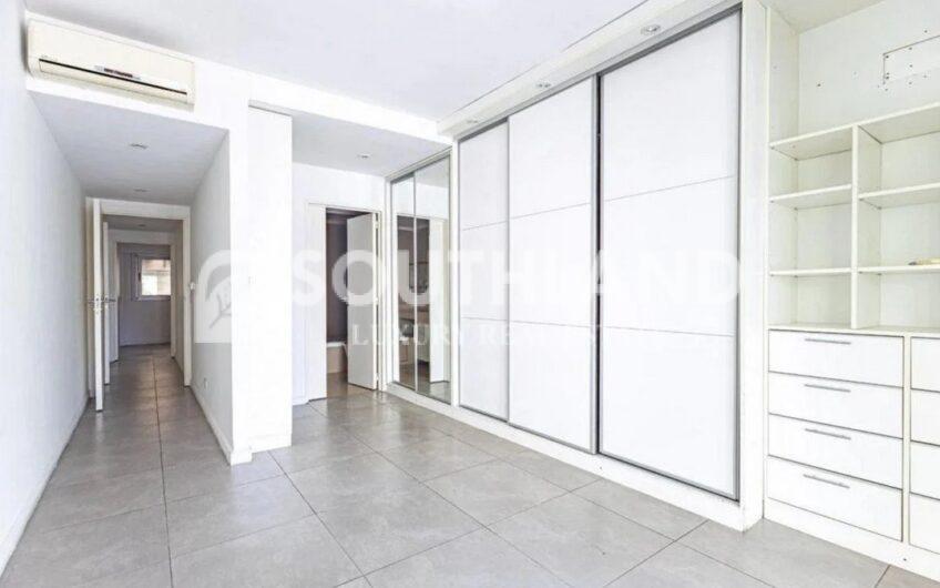 SALGUERO y CASTEX semipiso 107m2 2 dormitorios en suite dep servicio cochera