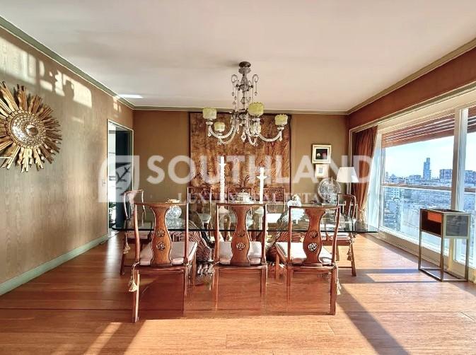 TORRE AISENSON Palermo Piso alto 267m2 3 dormitorios escritorio 2 cocheras