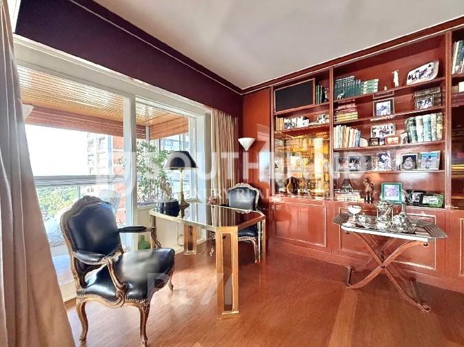 TORRE AISENSON Palermo Piso alto 267m2 3 dormitorios escritorio 2 cocheras